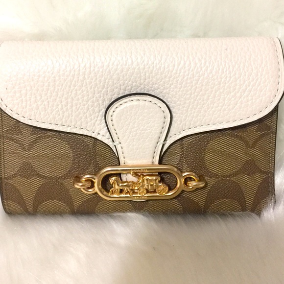 Coach Jade Medium Envelope Wallet - Picture 12 of 13